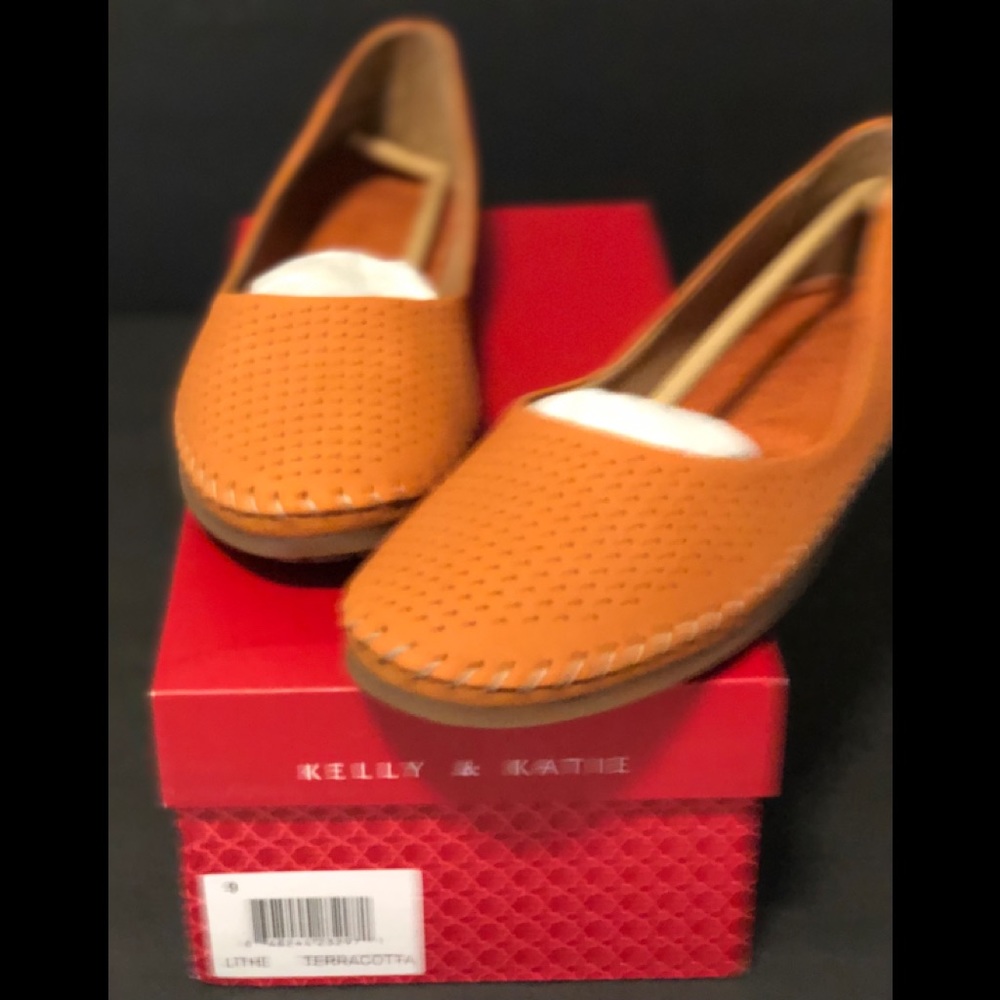 Kelly&Katie Lithe Orange leather shoes sz 9 in box